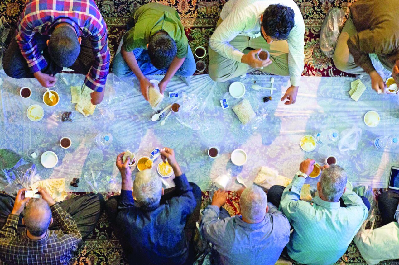افطاری ساده همسایه ها