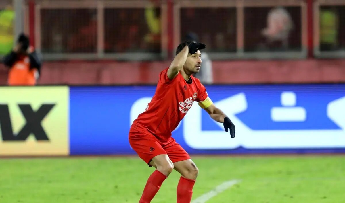 خلیل زاده: بخاطر تراکتور فحش ناموسی خوردم/ برای دست زدن به شلوارم اجازه بگیرم؟