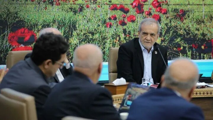 پزشکیان:واگذاری اختیارات به استانها به بهبود روند امور کمک کرده است