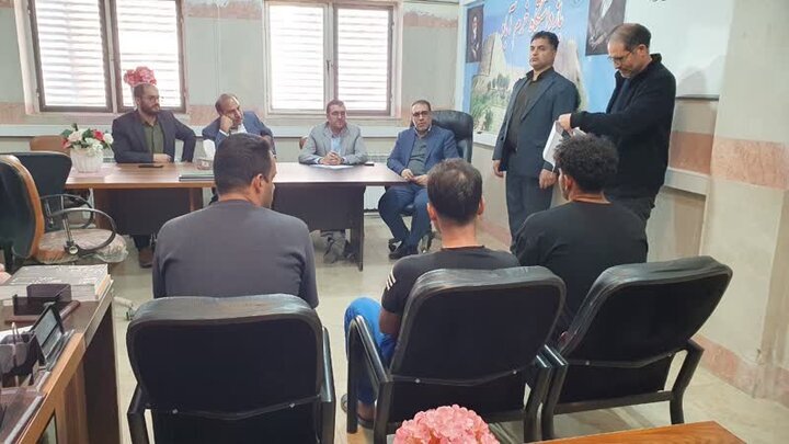 دیدار دادستان مرکز لرستان با تعدادی از افراد مرتبط با اغتشاشات اخیر