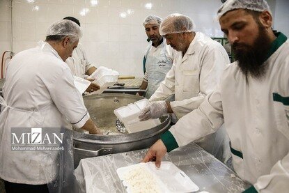 افطار در حرم کریمه اهل بیت (ع)