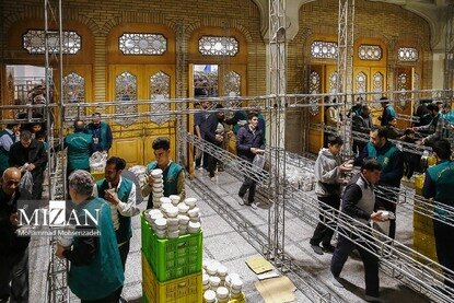 افطار در حرم کریمه اهل بیت (ع)