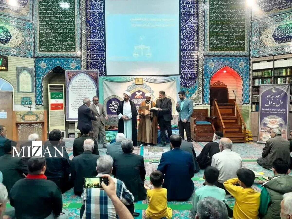 هفتمین شب طرح «هر شب یک مسجد، یک هیئت صلح» در مسجد حضرت معصومه (س) قم برگزار شد