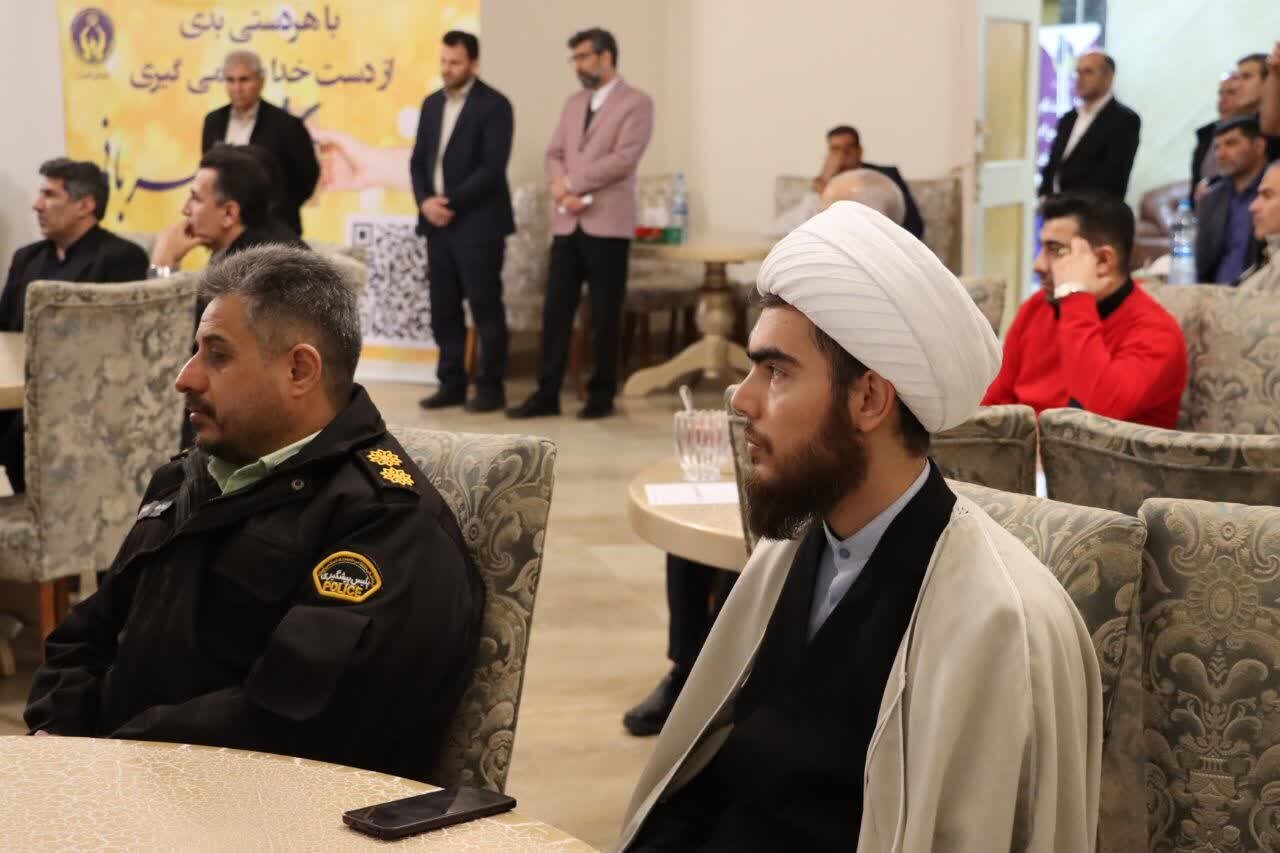 برگزاری مراسم جشن گلریزان در ماهدشت + عکس