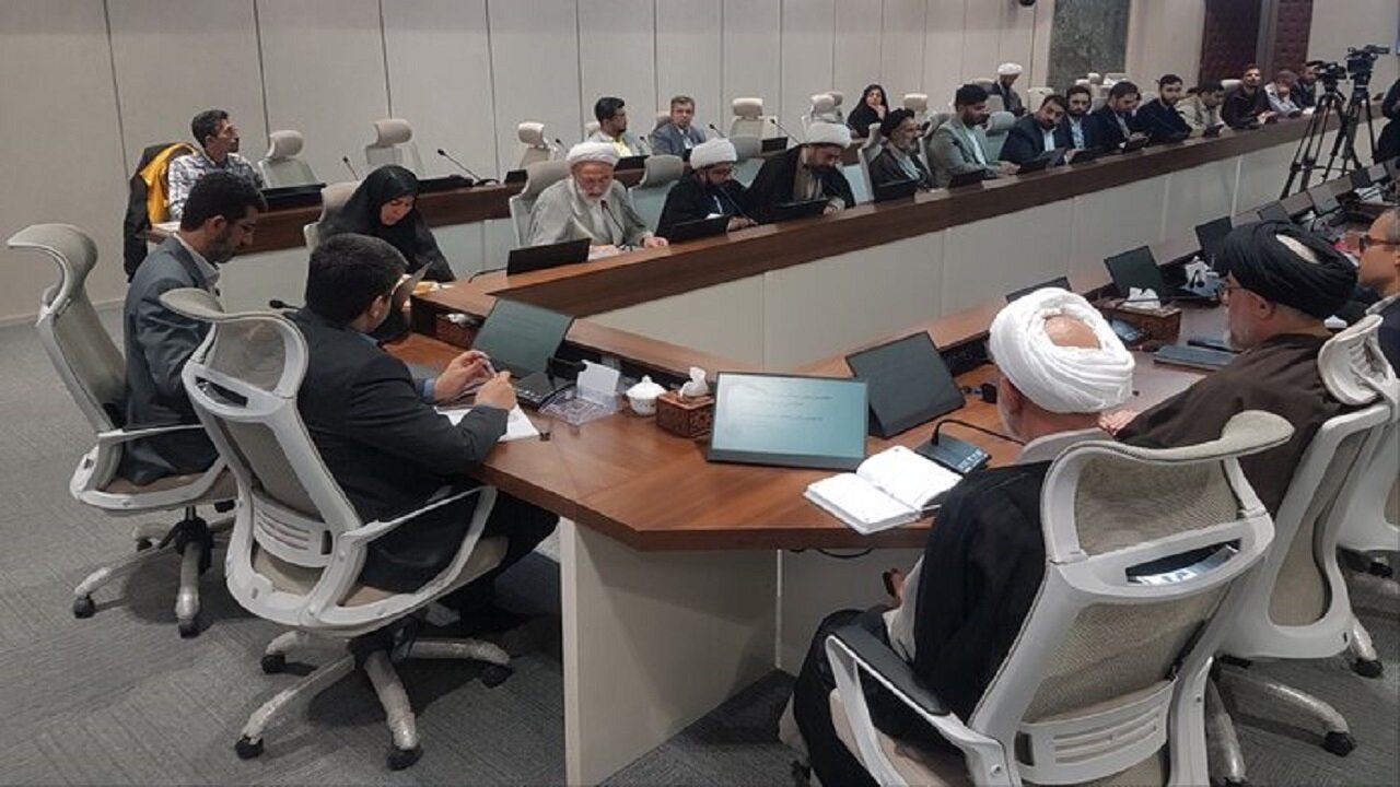 سیاست تثبیت نرخ ارز با جدیت دنبال میشود