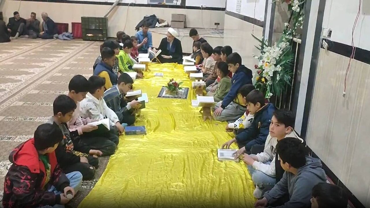 صدای دلنشین قرآن در روستای تکه نهاوند پیچید + فیلم