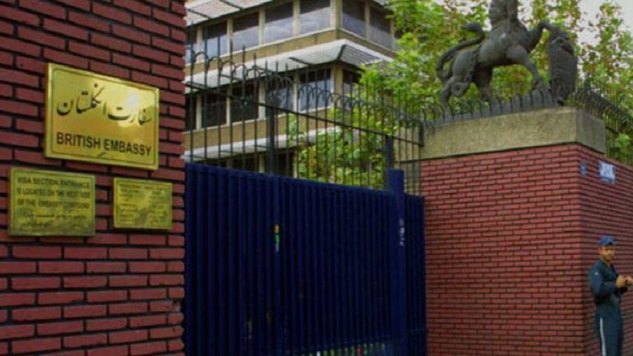 انگلیس کارکنان سفارتش را موقتا از ایران خارج کرد