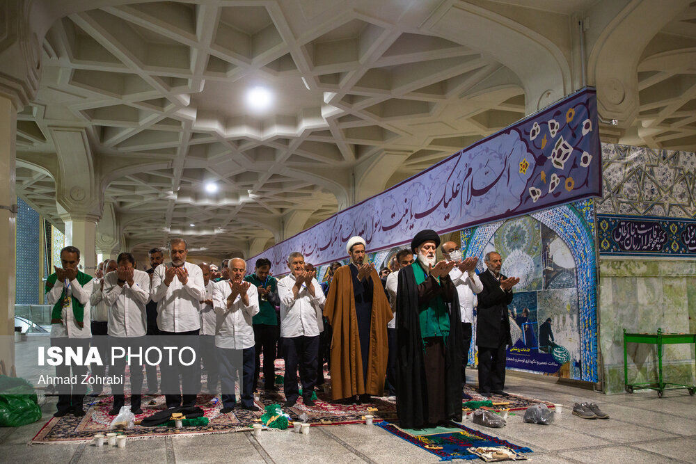 ضیافت افطار در حرم حضرت فاطمه معصومه(س)