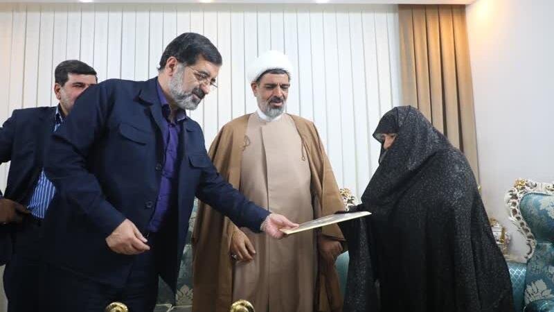 استاندار قم: جانبازان و ایثارگران سرمایههای معنوی نظام اسلامی هستند