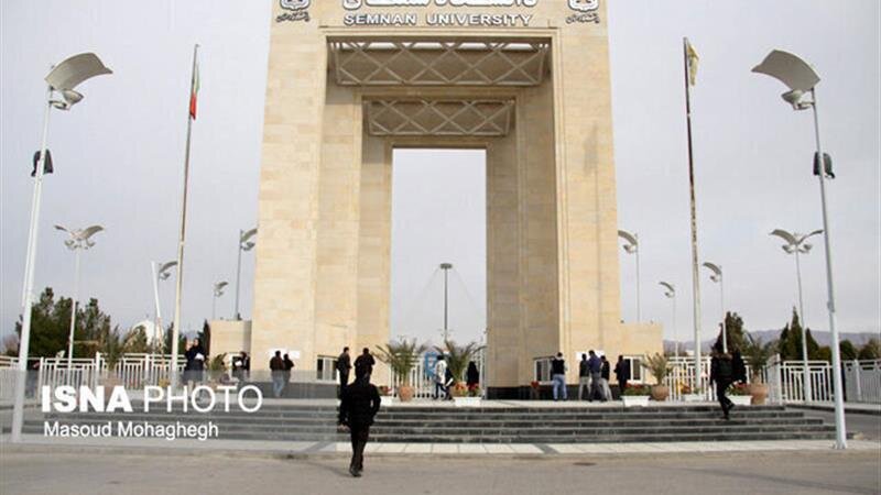 دانشجویان سمنانی: این سه رنگ زیبا، وجه اشتراک تمام مذاهب، احزاب و قومیتهای ایرانی است