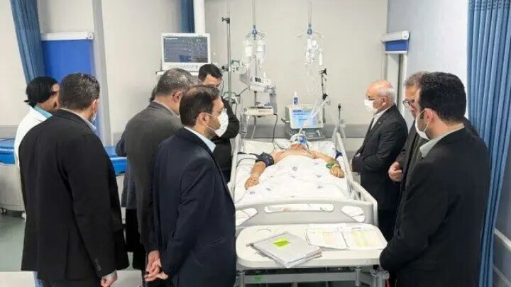 عیادت حاجی میرزایی از کارمند حوزه روابط عمومی ریاست جمهوری