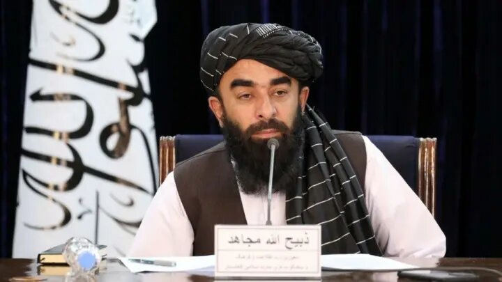 سخنگوی طالبان: اگر پاکستان جنگ را ادامه دهد، پاسخ قاطع می‌دهیم