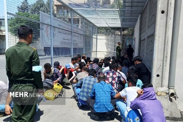 جمع آوری ۳۷۹ نفر اتباع بیگانه غیر مجاز در چابهار