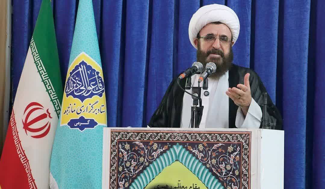 امام جمعه گرمی: آمریکا به دنبال بلعیدن ایران است نه حل مشکل / توان دفاعی ایران دشمن را به عقب رانده است