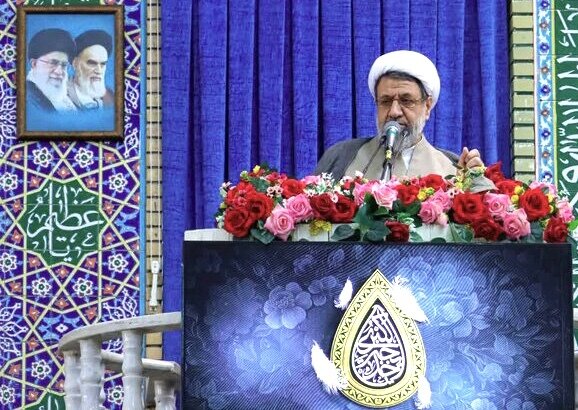 امام جمعه کرمان: دشمن با نگه‌داشتن سایه جنگ بر کشور می‌خواهد مردم را منفعل کند