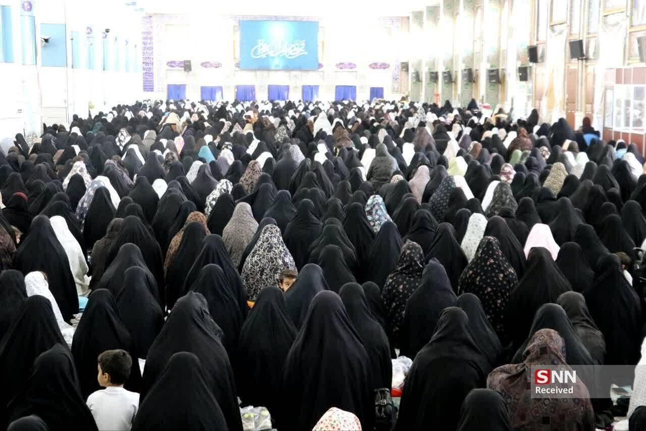 امام جمعه کرمان: دشمن با نگه‌داشتن سایه جنگ بر کشور می‌خواهد مردم را منفعل کند