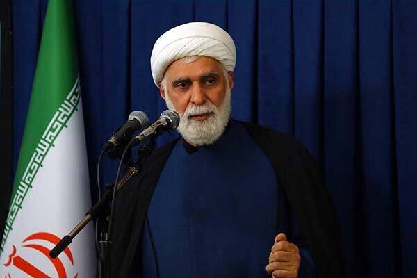 مطالبه امام جمعه کیش برای کنترل قیمتها و بهبود کیفیت خدمات در بازار