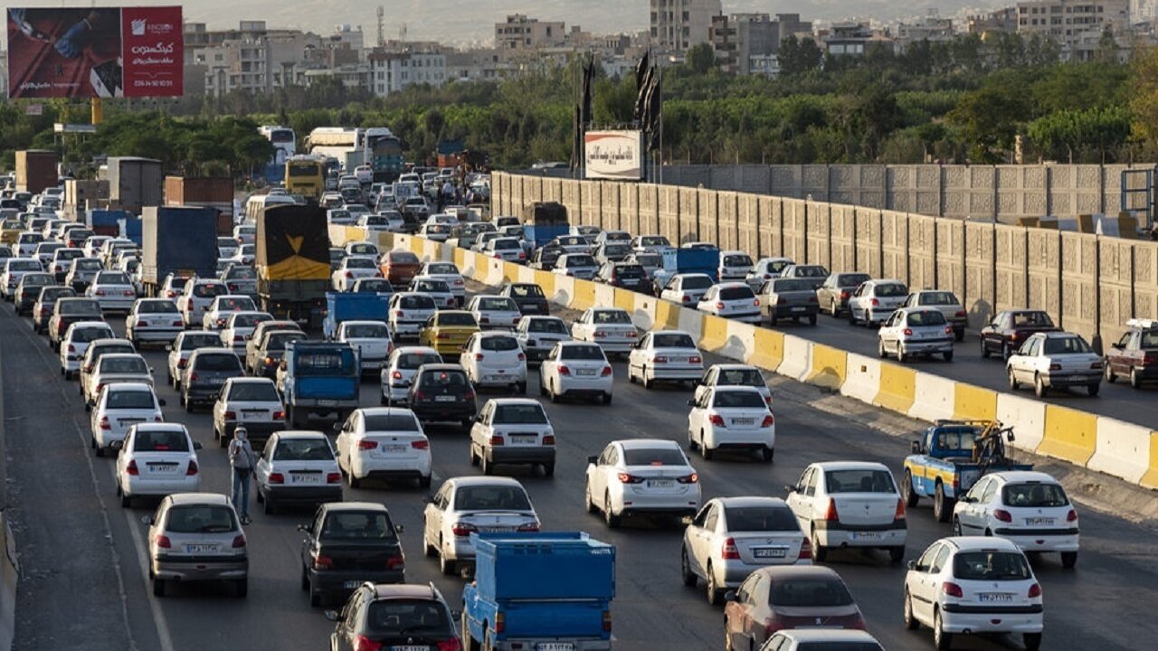 ترافیک سنگین در محور قزوین _ کرج