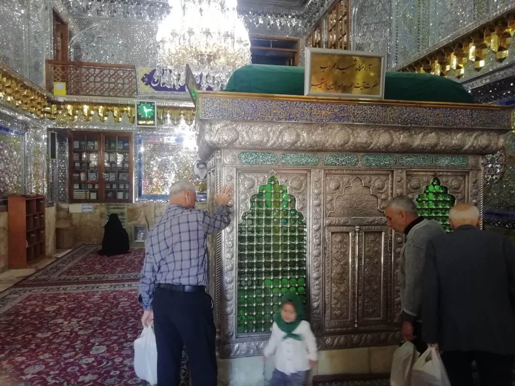 آرامگاه سومین شهید مهراب آیت الله سید عبدالحسین دستتغیب شیرازی + عکس