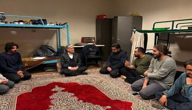گفتگوی ۳ ساعته وزیر علوم با دانشجویان ساکن کوی دانشگاه تهران