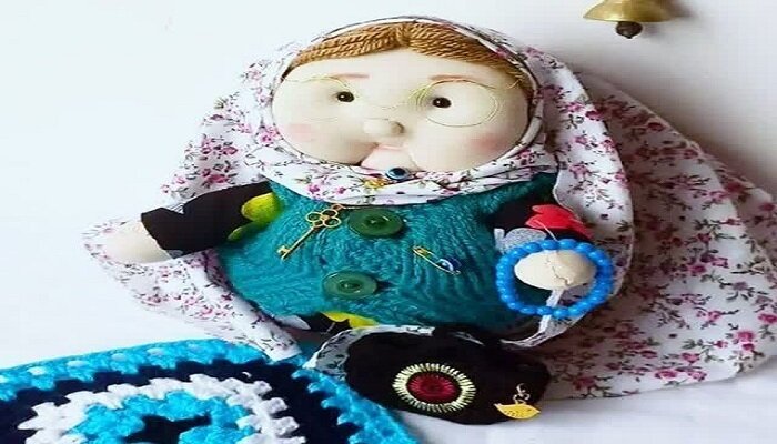 عروسک‌های بومی و محلی با پوشش لباس محلی استان زنجان، جلوه‌ای از هنر دست هنرمند ابهری