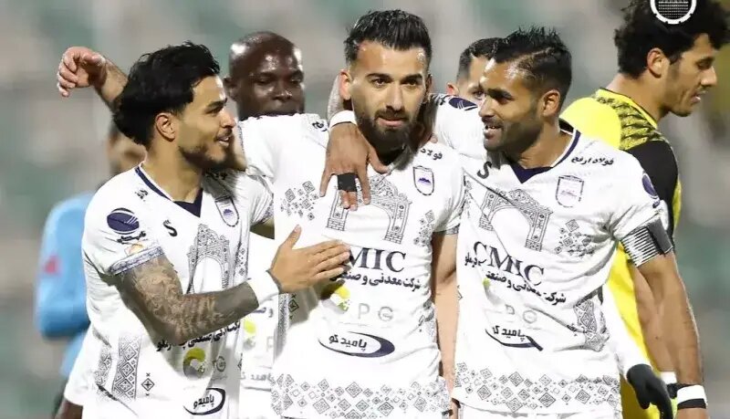 چادرملو قاتلان پرسپولیس را از دم تیغ گذراند!
