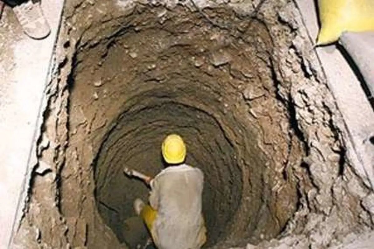 مصدومیت یک کارگر مقنی در قاسم آباد اراک بر اثر سقوط از چاه