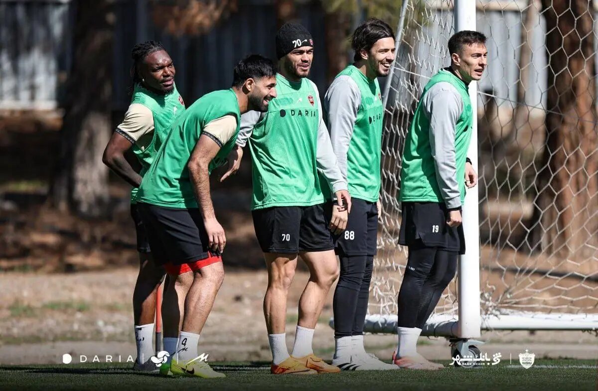 کاروان پرسپولیس از اصفهان به تهران بازگشت