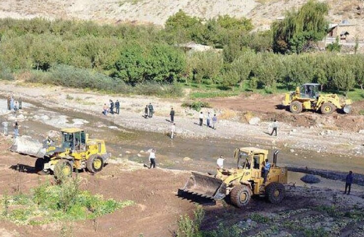 دادگستری بم در مورد خرید و فروش زمین در بستر رودخانه صوفی‌آباد هشدار داد