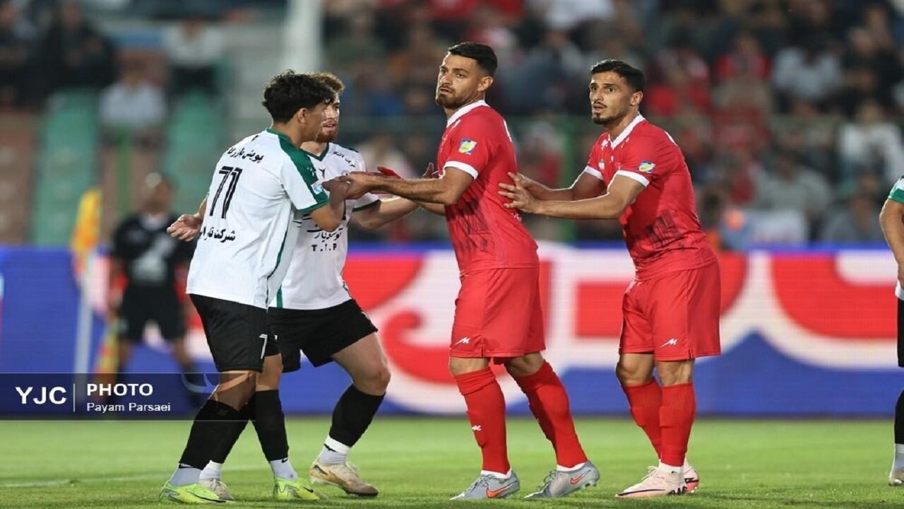 نبرد پرسپولیس و ذوب آهن برای قطع نوار ناکامیشان/ جدال ۶ امتیازی قعرنشینان در کویر