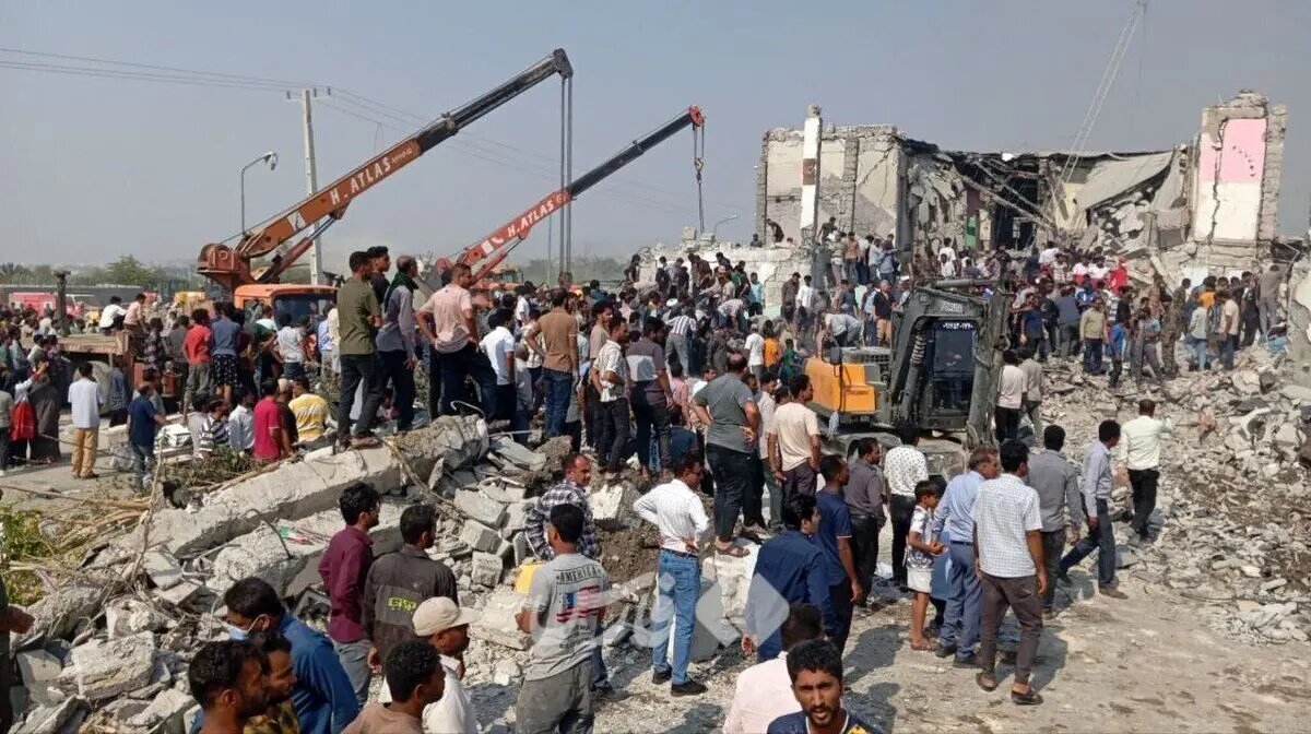 تعدادی شهدای دبستان دخترانه در میناب به ۱۴۸ نفر رسید/کارهای احراز هویت پیکرهای شهدا در حال انجام است