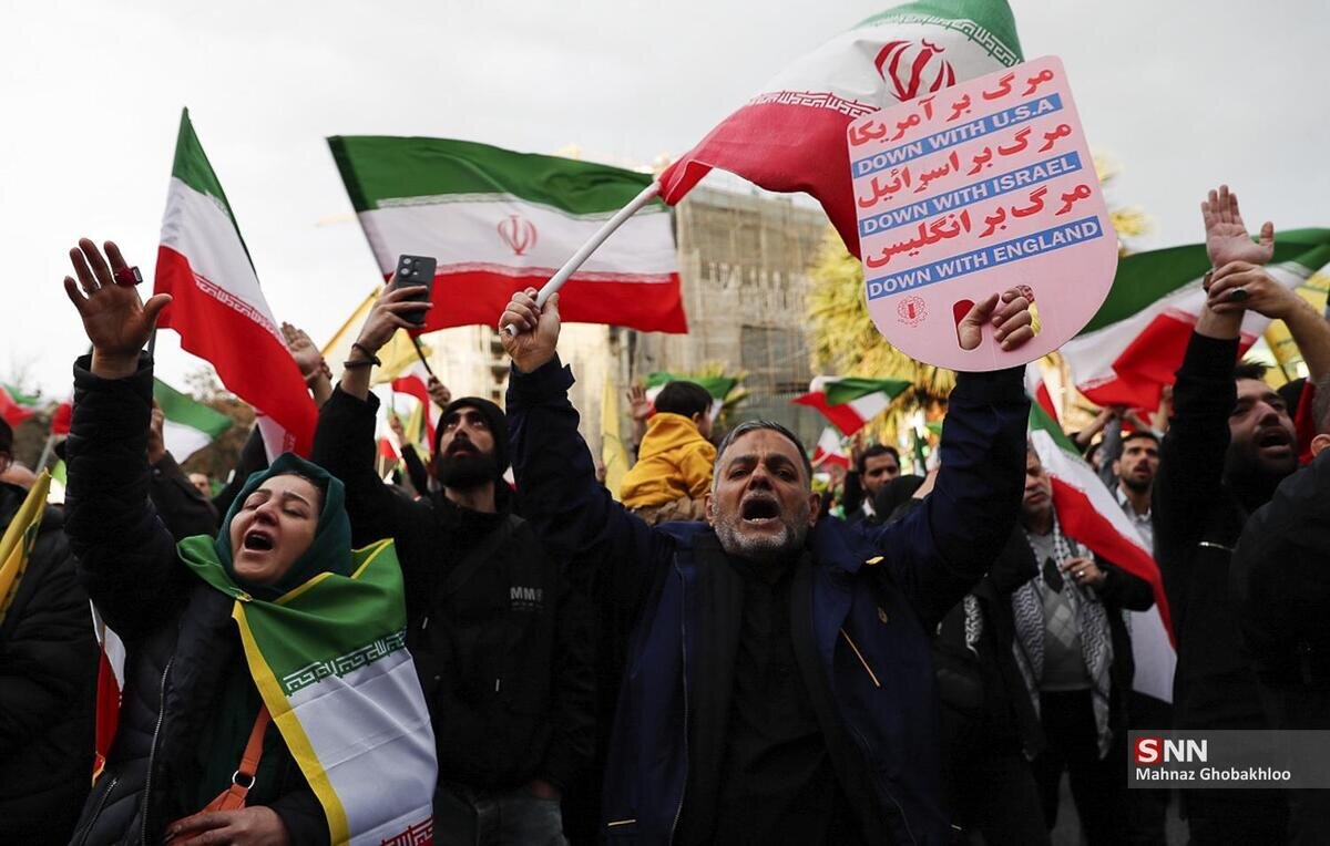 پایان صهیون را ما رقم می‌زنیم/ رجز خوانی مردم تهران در پی شهادت رهبر معظم انقلاب + فیلم
