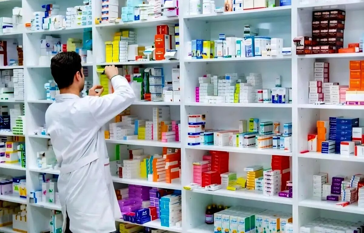 داروخانههای مازندران در روزهای تعطیل فعالاند؛ کمبودی در تأمین دارو نداریم