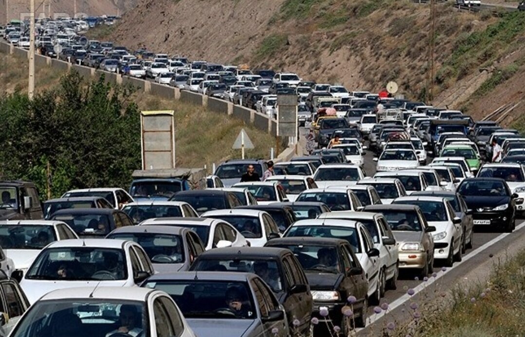 جاده چالوس و آزادراه تهران-شمال یک‌طرفه شد/ تخلیه بار ترافیکی خروجی‌های پایتخت از ساعت ۱۶