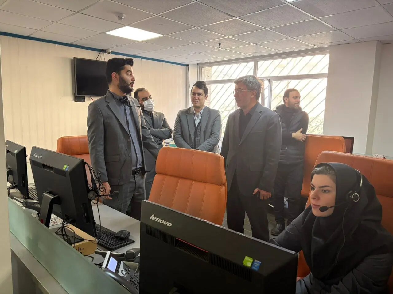 تجلی تعهد سازمانی در ایام تعطیل؛ حضور میدانی مدیرعامل بیمه ایران در مرکز تماس