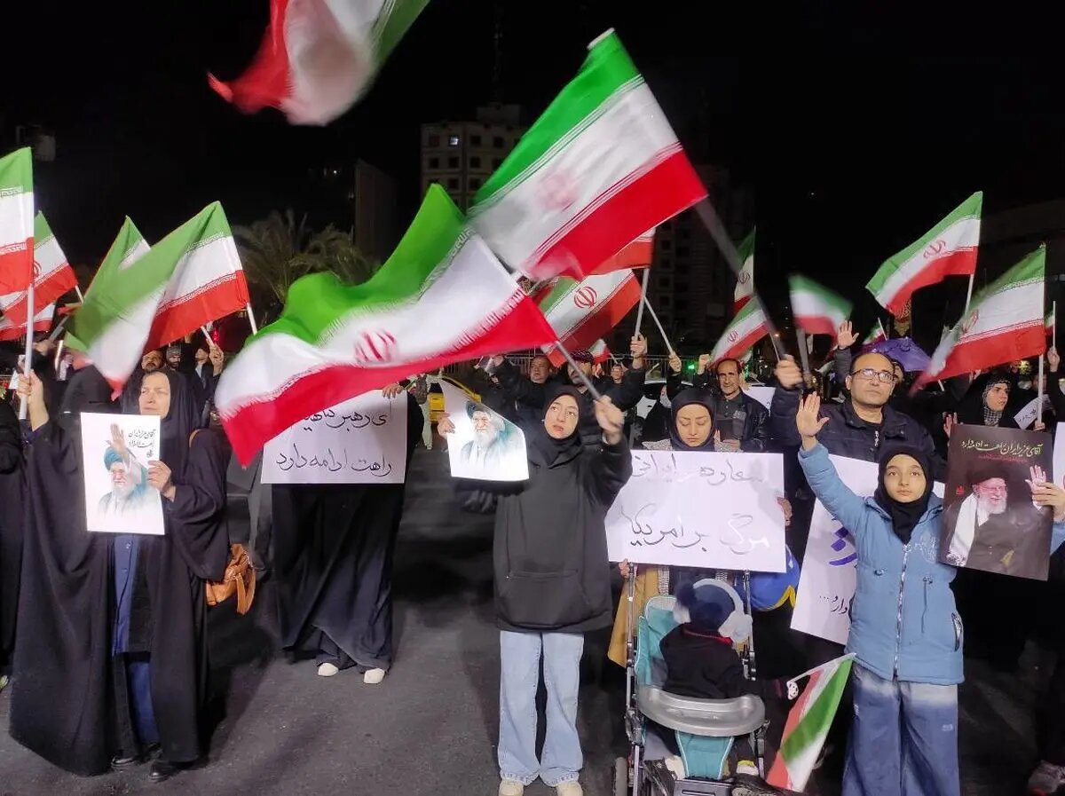 میدان ولیعصر(عج) میزبان شب دیگری از همبستگی مردمی