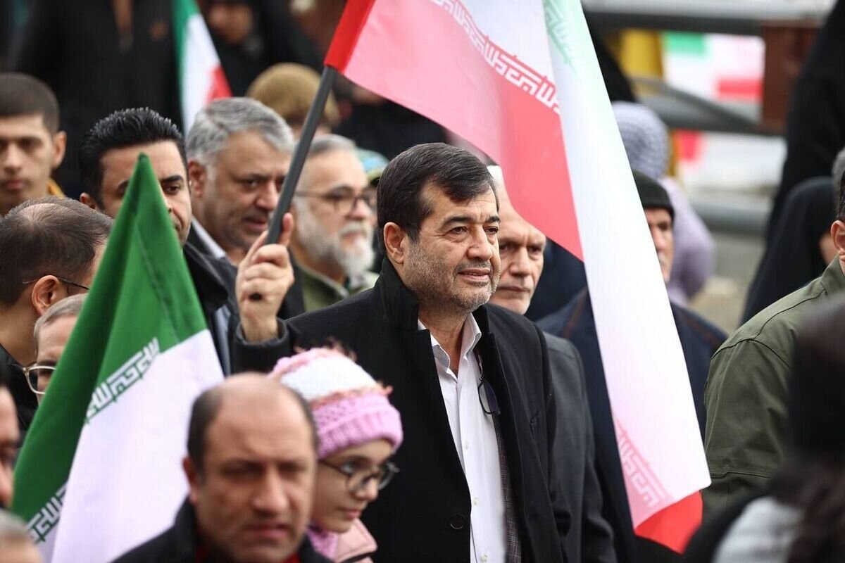 دنیامالی: شیوه دشمن همان روش صدام است/ ورزشگاه‌های بهتری می‌سازیم +فیلم
