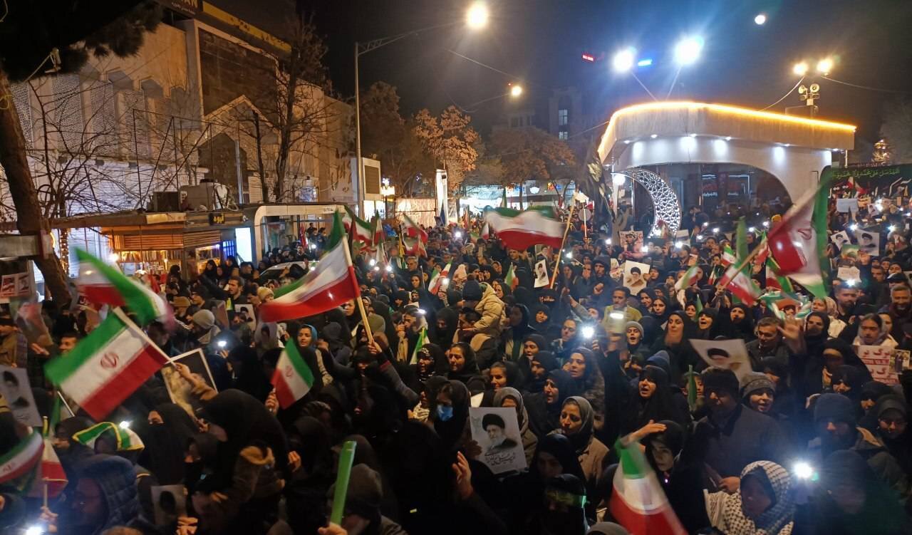 سیل خروشان بجنوردی‌ها در شب پنجم شهادت امام خامنه‌ای+فیلم