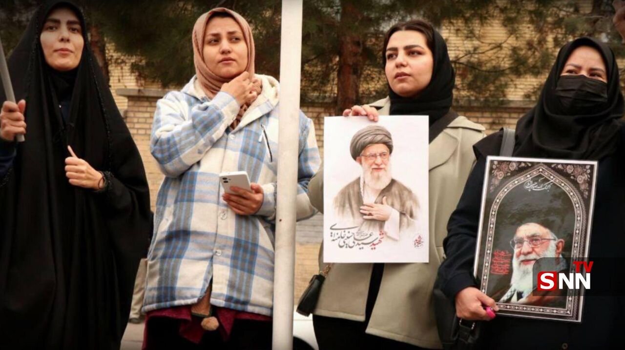 تجمع دانشجویان دانشگاه آزاد اسلامی مشهد مقدس در محکومیت جنایات صهیونیستی آمریکایی به خاک کشورمان
