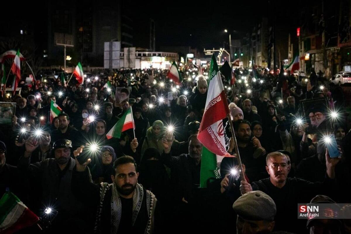 سوگواری ملت در مازندران برای رهبر شهیدمان+فیلم