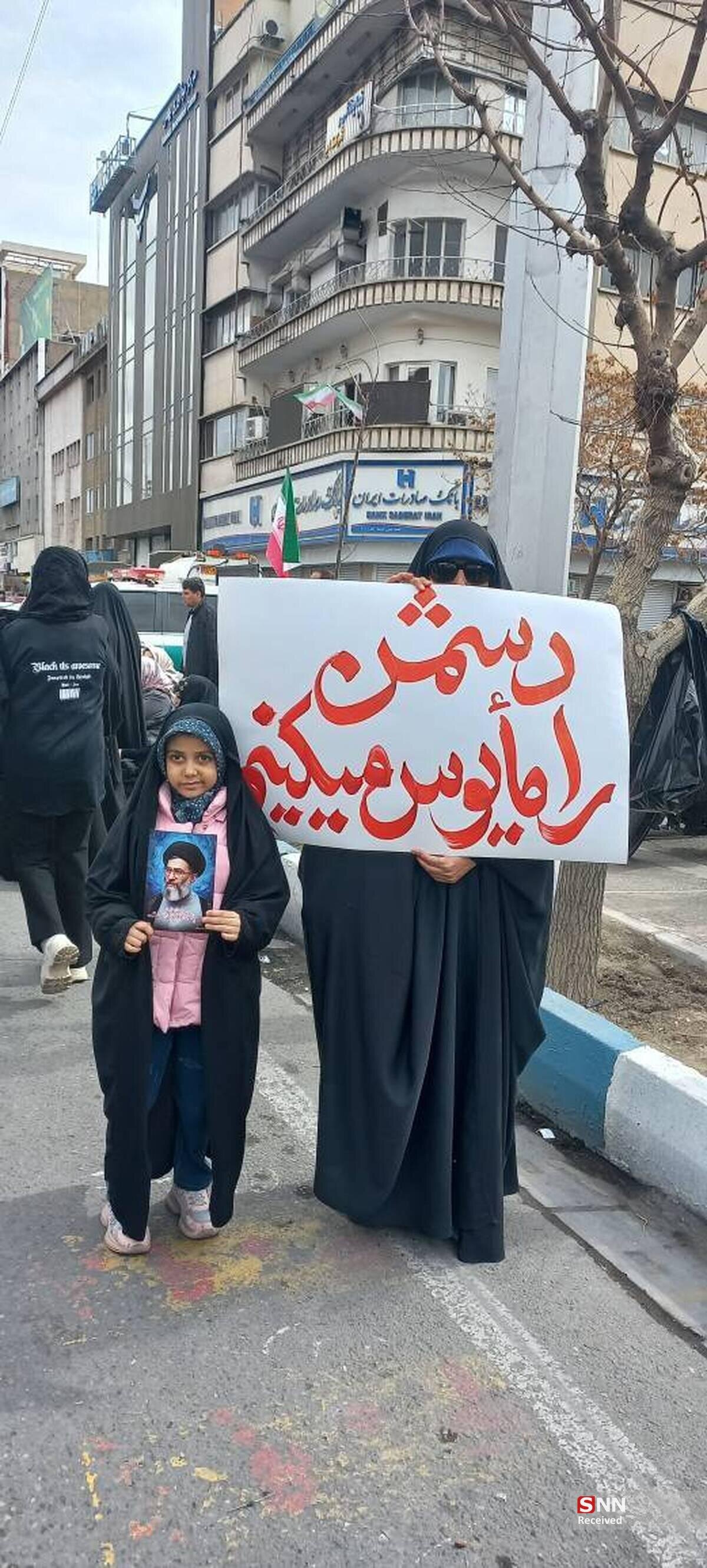 امام خامنه‌ای عزیز جان همه ما است+فیلم