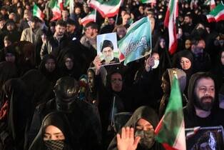 پنجمین شب سوگ و حماسه در سمنان / مردم با شهدای جنگ وداع کردند + عکس