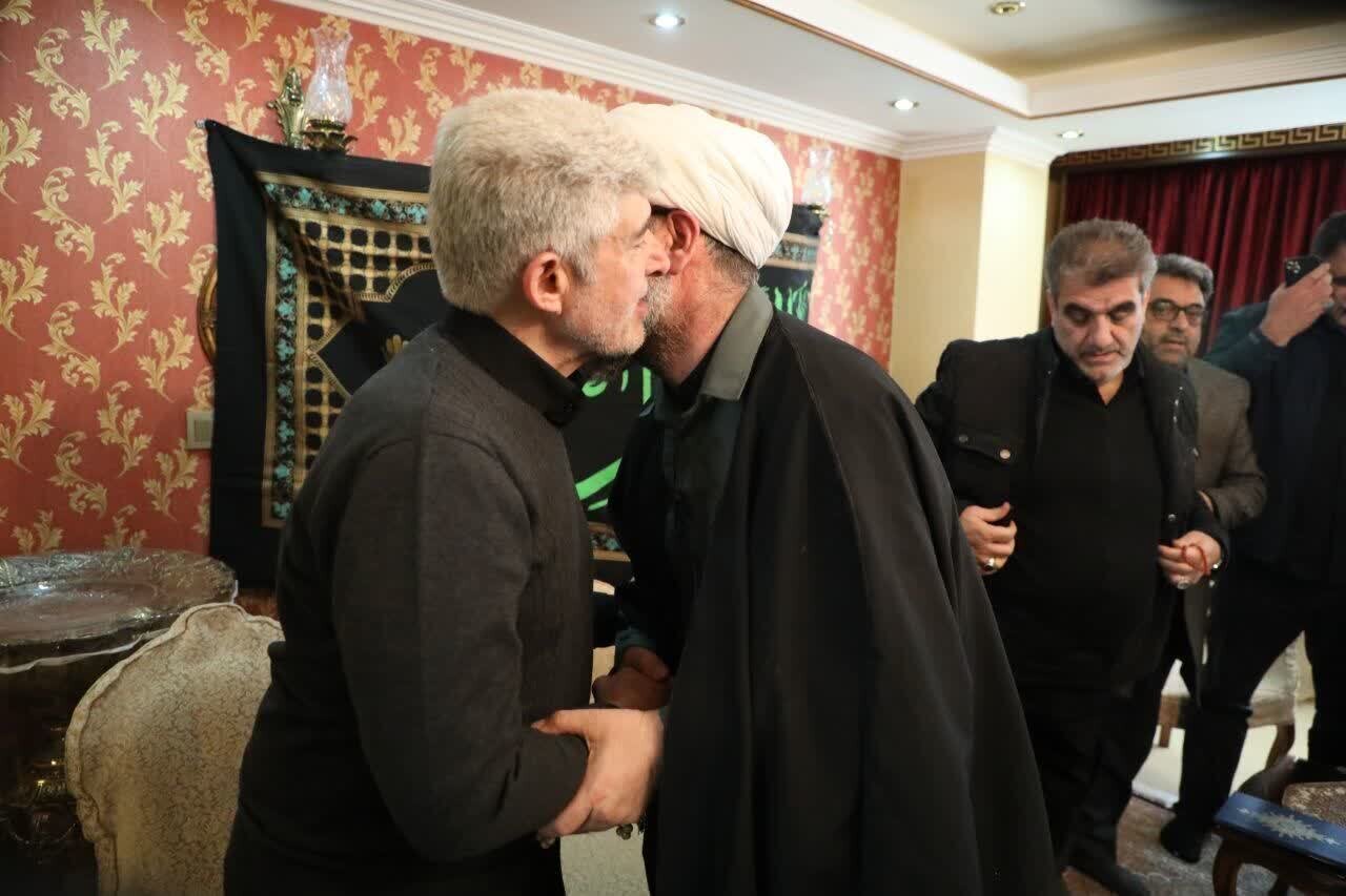 نماینده ولی‌فقیه در استان و استاندار سمنان با خانواده شهید «شایان تبریزی امجد» دیدار کردند+ تصاویر