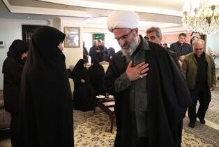 نماینده ولی‌فقیه در استان و استاندار سمنان با خانواده شهید «شایان تبریزی امجد» دیدار کردند+ تصاویر