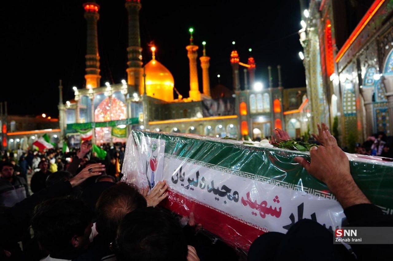 تشییع پیکر دو شهید تجاوزات آمریکایی-صهیونی در قم + عکس