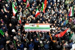تشییع پیکر دو شهید تجاوزات آمریکایی-صهیونی در قم + عکس