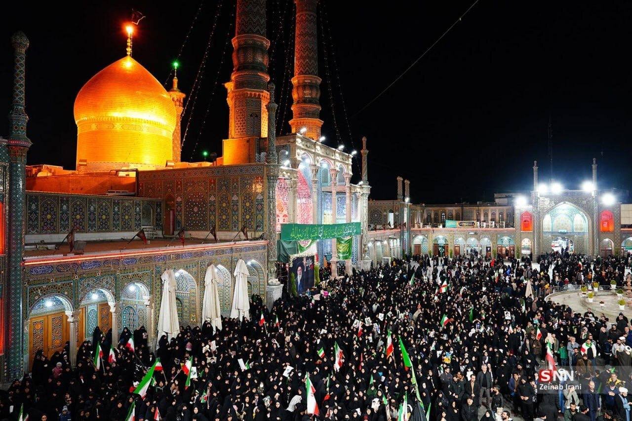 تشییع پیکر دو شهید تجاوزات آمریکایی-صهیونی در قم + عکس