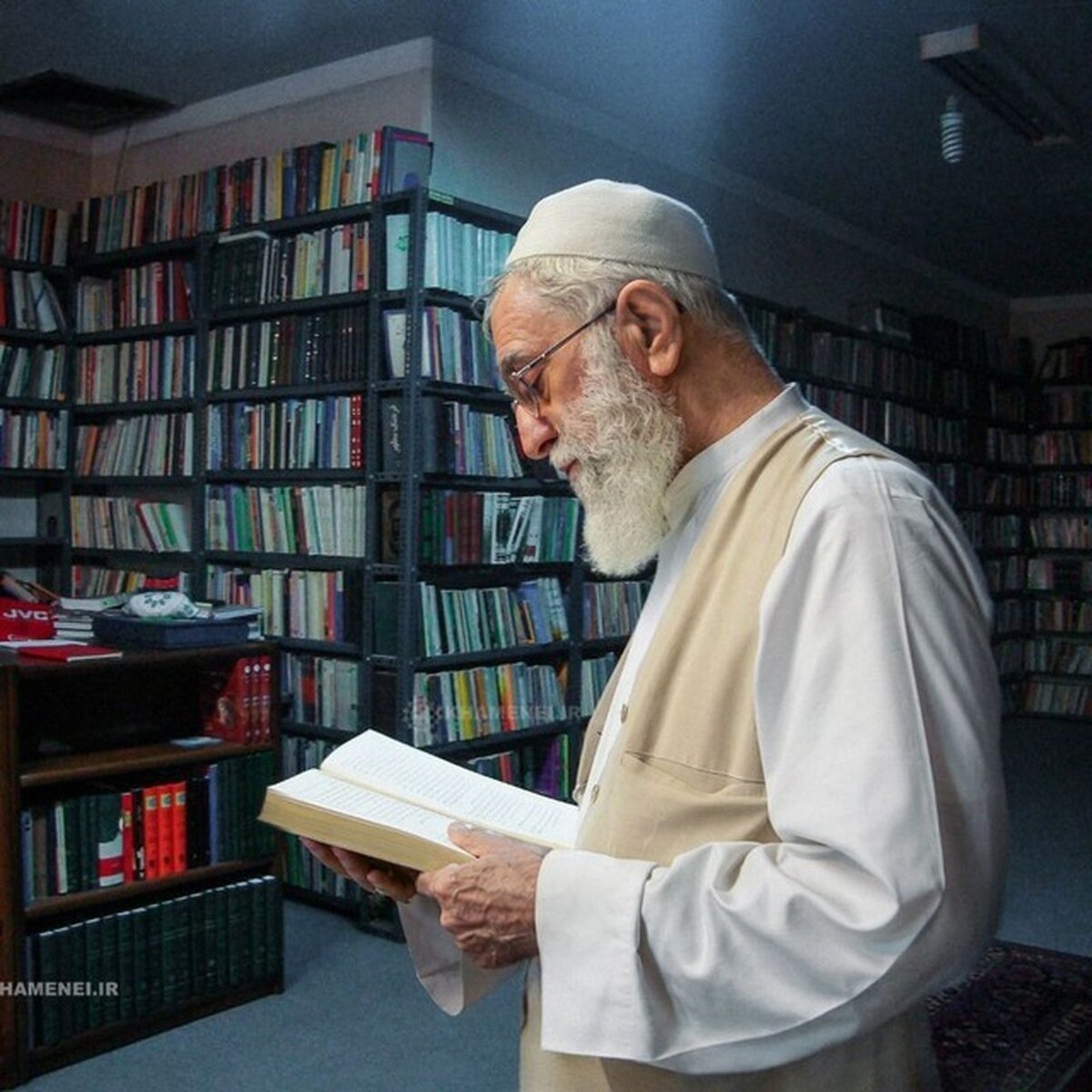 از کنج کتاب‌ها تا در دل تاریخ