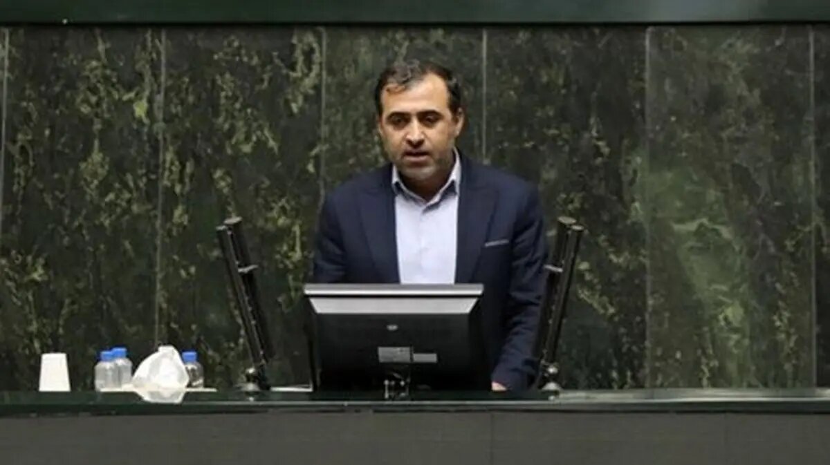 حمله شب گذشته فقط به ۴ انبار نفتی بود و قابل جبران است/ نیازی به ایستادن در صف‌های طولانی بنزین نیست/ تدابیر لازم اندیشیده شده بود