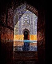 آسمان ایران فیروزهای جاودان خواهد ماند / نقض حقوق میراث فرهنگی و اماکن هزار ساله از جمله مسجد جامع عباسی توجیه ندارد و قابل پیگیری بینالمللی است + تصاویر